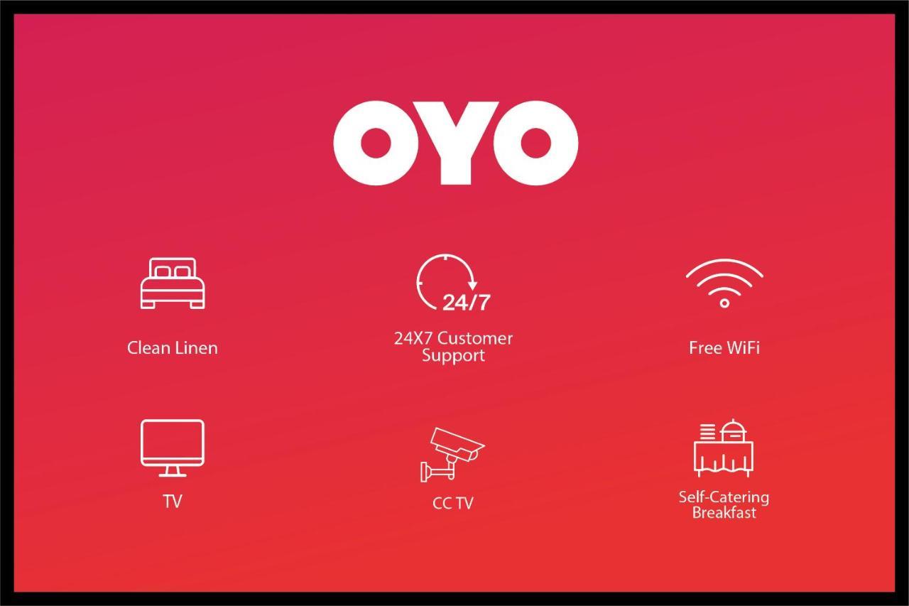 OYO 46744 Hotel Yash New Delhi Buitenkant foto